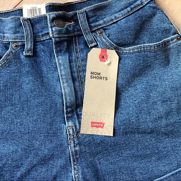 Levi’s Mom Shorts Cuffed High Rise Relaxed - Picture 6 of 8